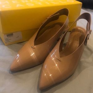 Mercedes Castillo nude heels